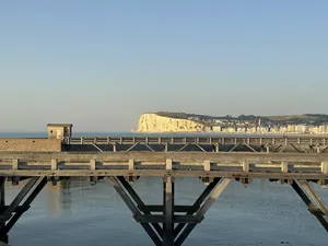 Brücke am Hafen