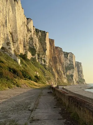 Weg unter den Kreidefelsen