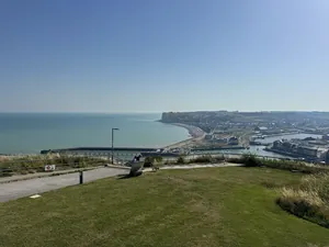 Panorama über Küste und Meer