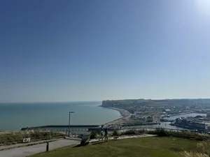 Panorama über Küste und Meer