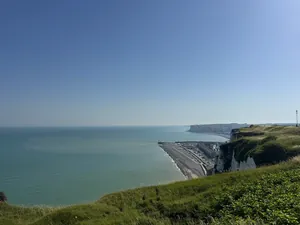 Panorama über Küste und Meer