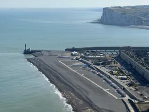 Panorama über Küste und Meer