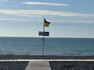 Flagge am Strand